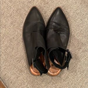 Free People leather mules w/ ankle strap size 7